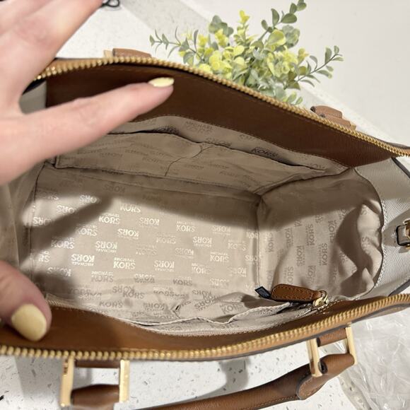 Michael Kors Hudson Medium Satchel Color Lock Navy Brown Leather DG - Picture 3 of 8